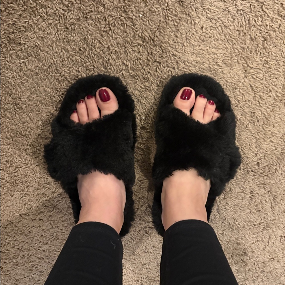 Vionic Black Plush Slippers